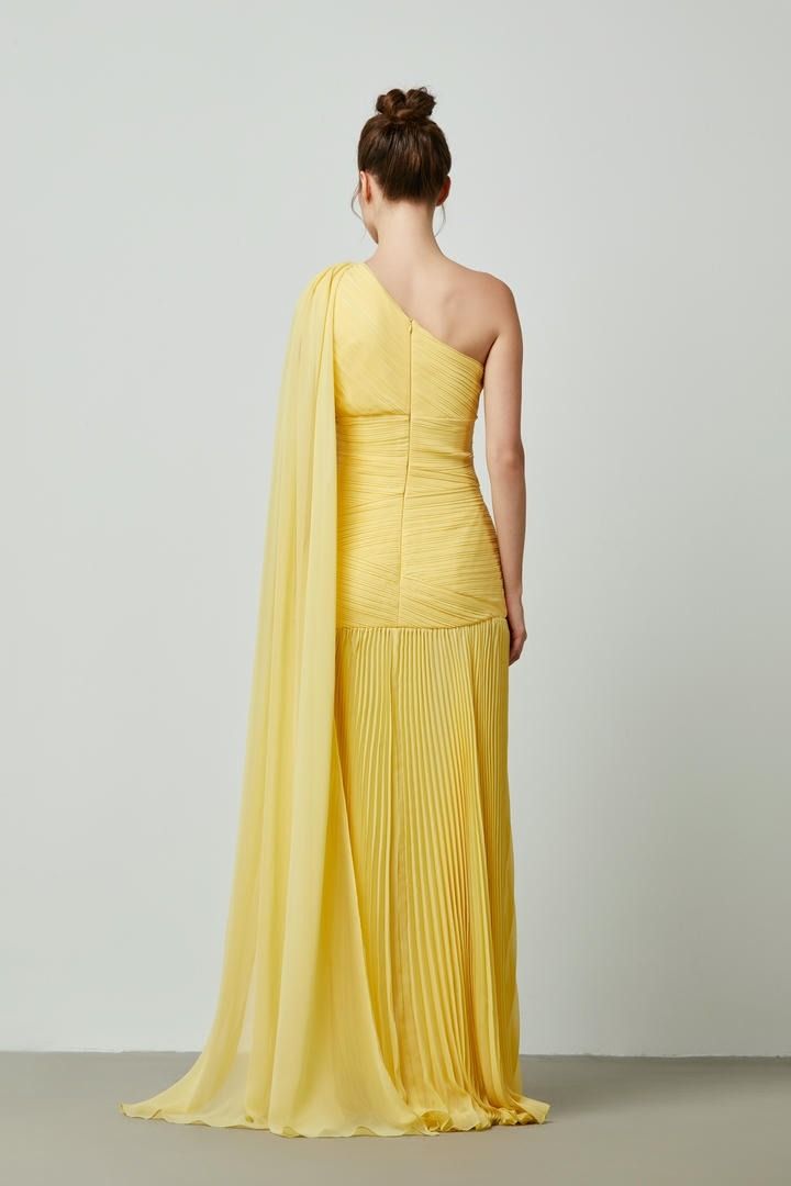 One-shoulder chiffon dress
