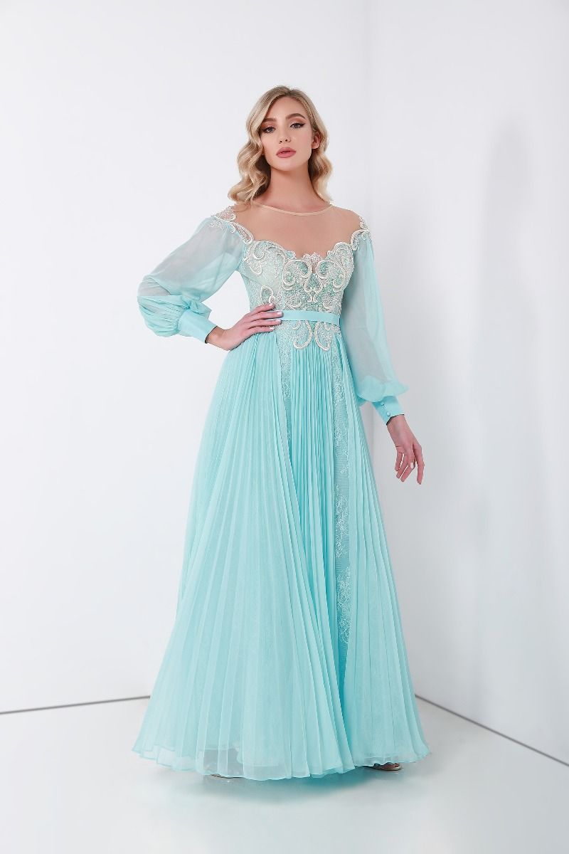 Embellished long sleeves dress