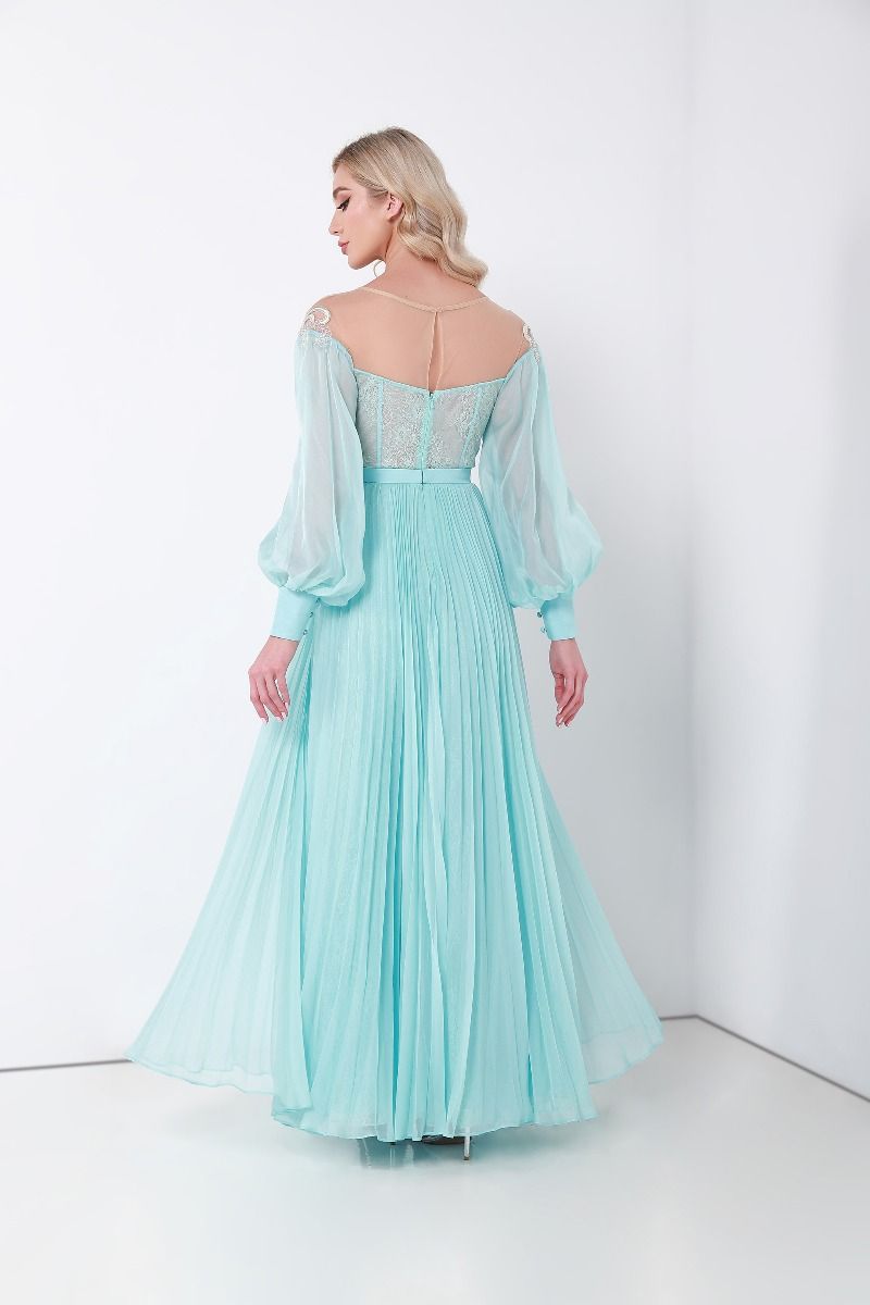 Embellished long sleeves dress