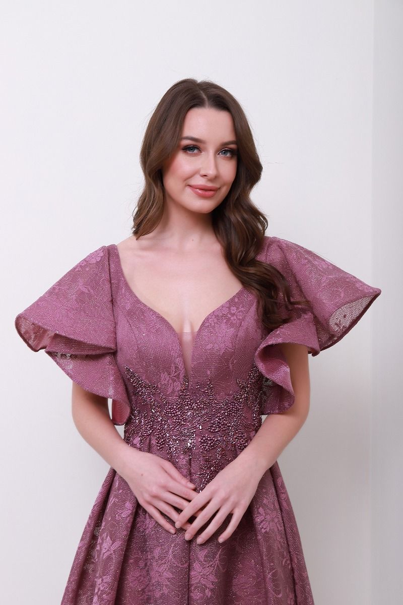 Pearl embellished waist 