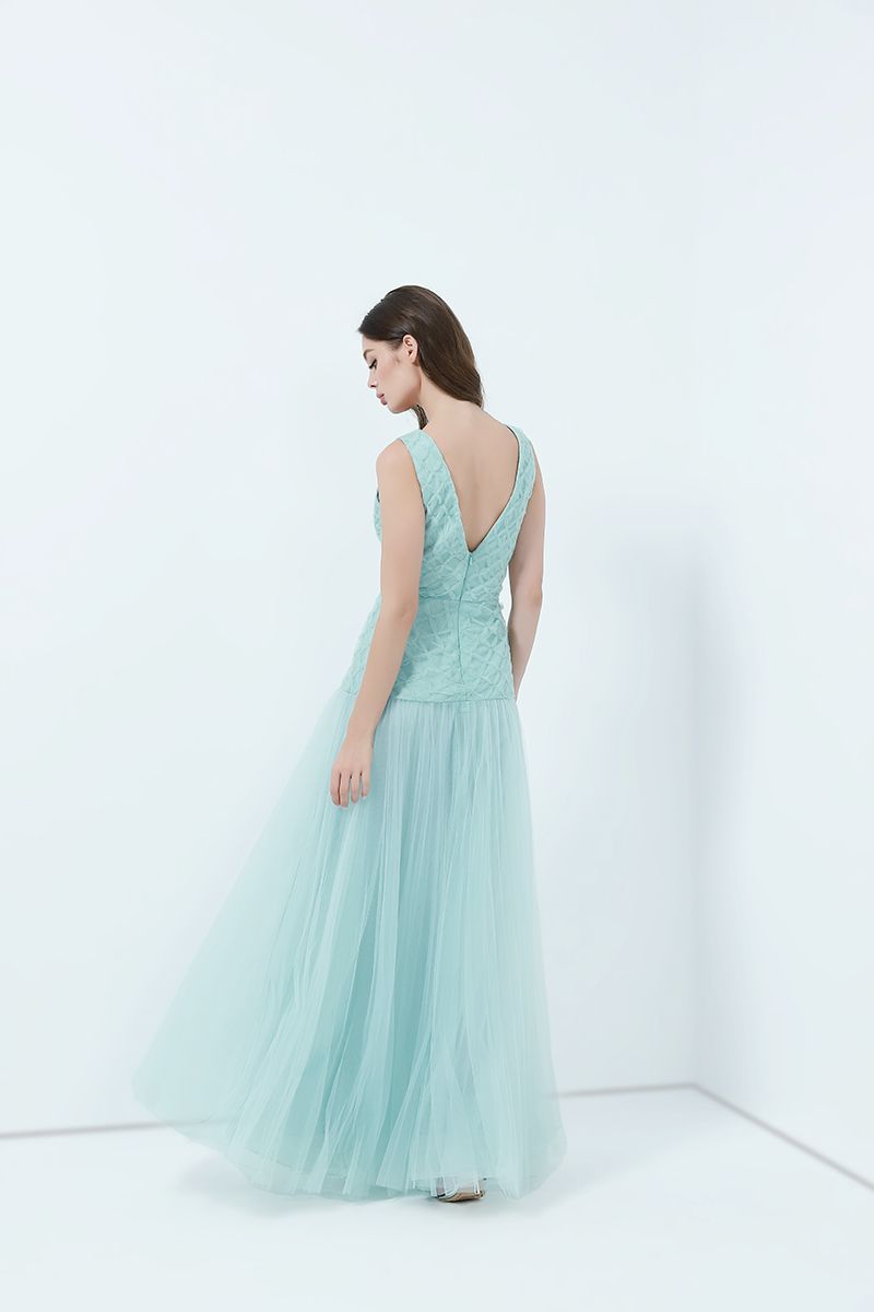 V neckline mesh dress