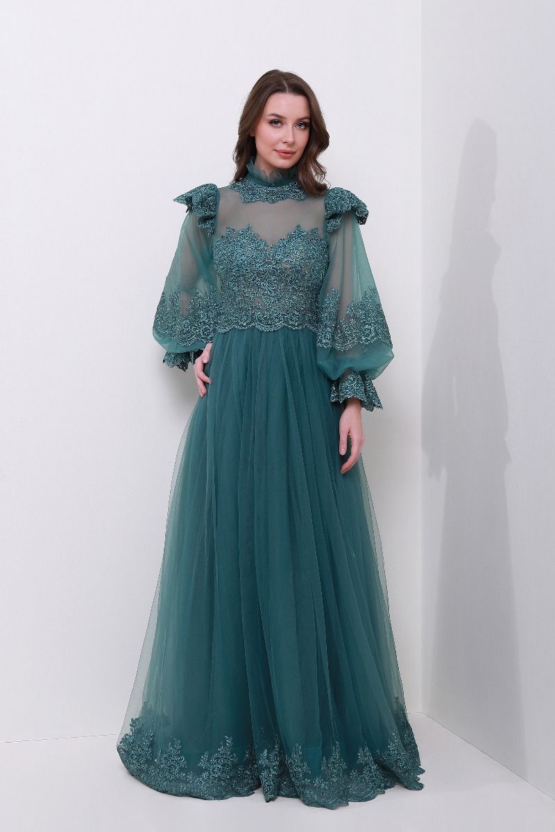 Balloon sleeves dress