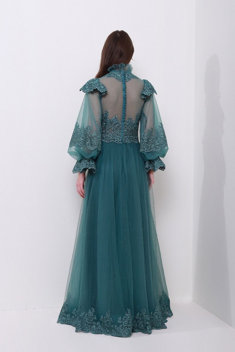 Balloon sleeves dress