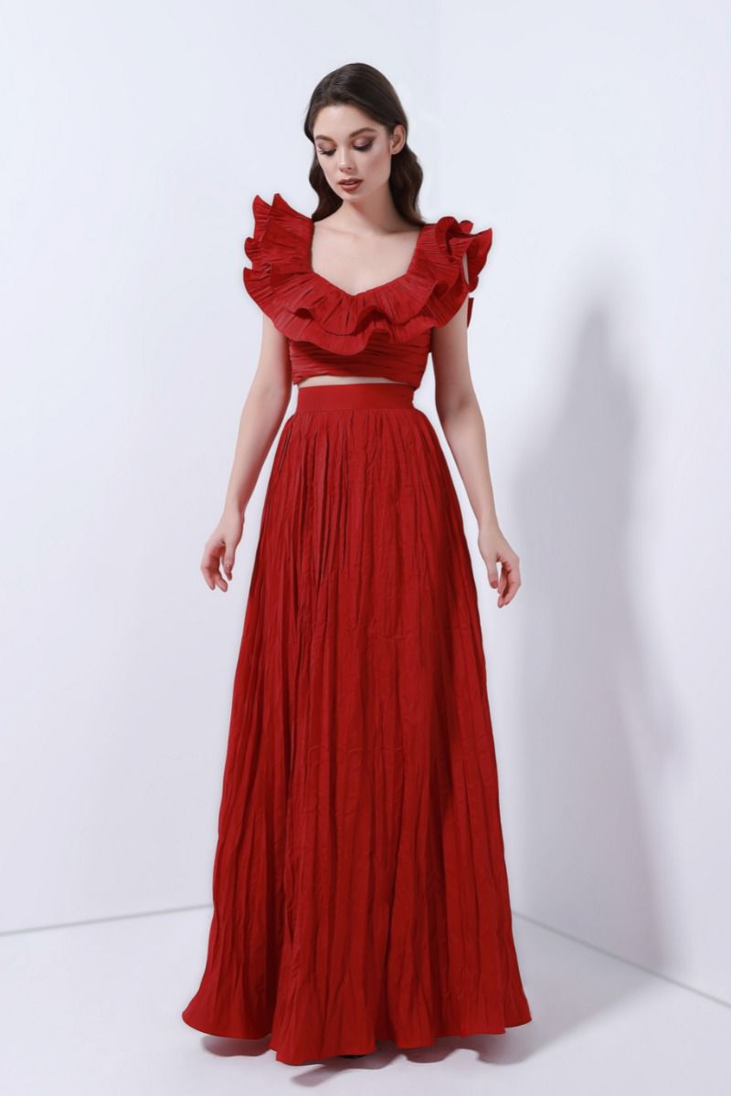 Statement ruffled set