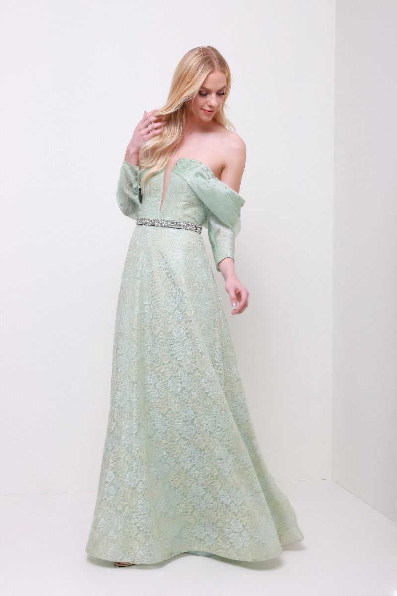 Off shoulder lace dress