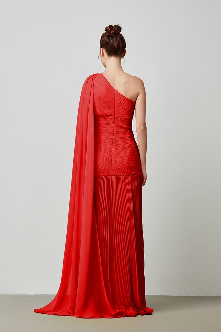 One-shoulder chiffon dress