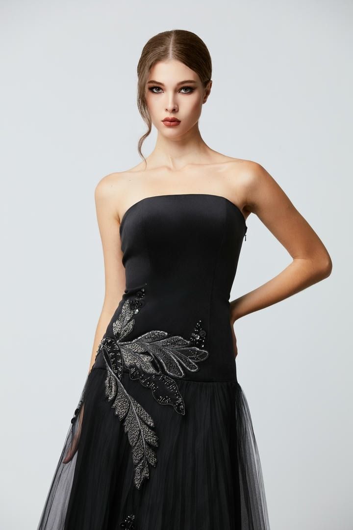 Noir Étoile Dress