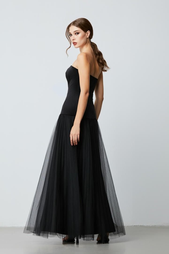 Noir Étoile Dress