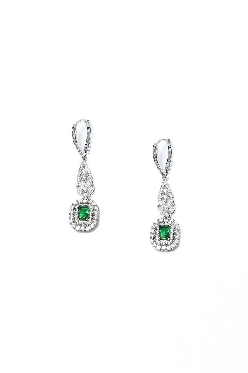 Crystal dropped earrings