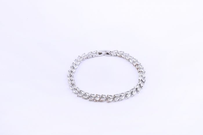 Rhine stone embellishment bracelet